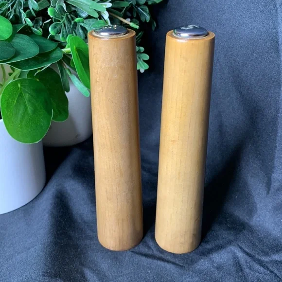 Set of 2 vintage tall wood Florida souvenir salt and pepper shakers - Picture 8 of 8